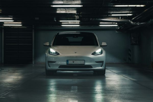 Top stratégies pour sécuriser votre Tesla contre le vol